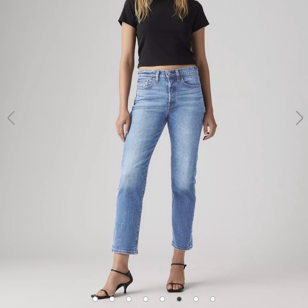 Levi's Women's Light Blue WEDGIE Straight Leg Ankle Jeans